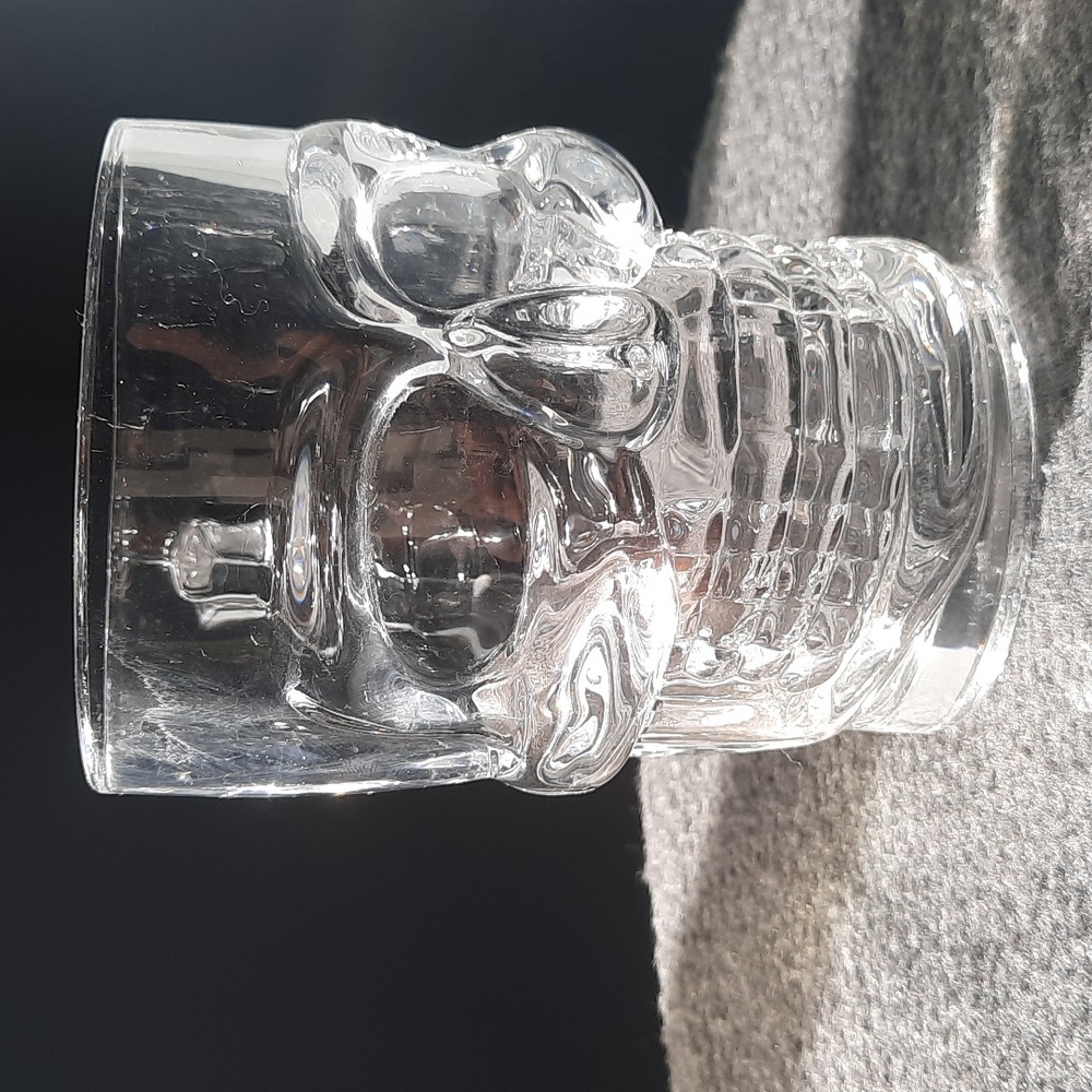 A Pair of Glass Skull Mugs - Picture 4 of 8